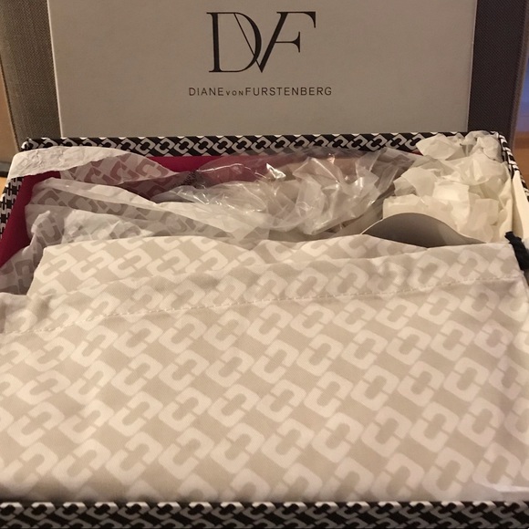 DVF Squared Heel Sandal - Picture 2 of 8